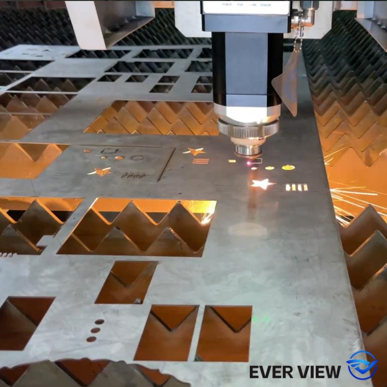 เครื่องตัดเลเซอร์ช่วยให้สามารถประมวลผลฮาร์ดแวร์ได้ EVER VIEW ประสบความสำเร็จในการตัดผลิตภัณฑ์ฮาร์ดแวร์ขนาดเล็กที่มีความแม่นยำเป็นชุด
